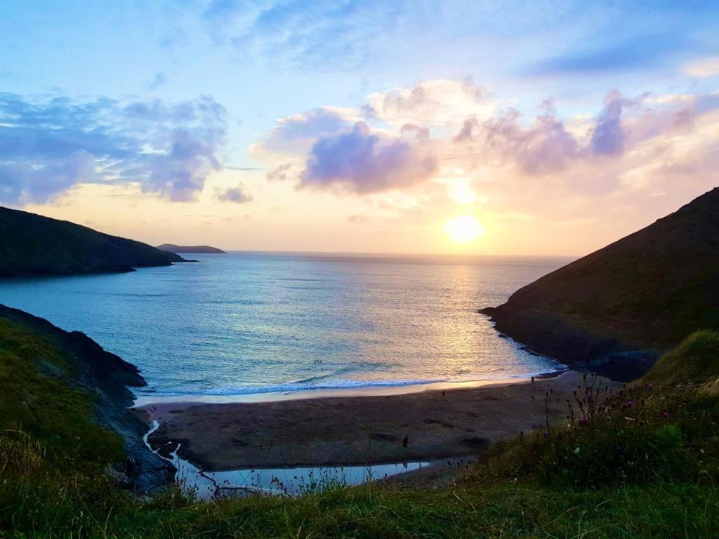 Wild Coastal Retreat At Troed Y Rhiw Aberporth, West Wales Βίλα Εξωτερικό φωτογραφία