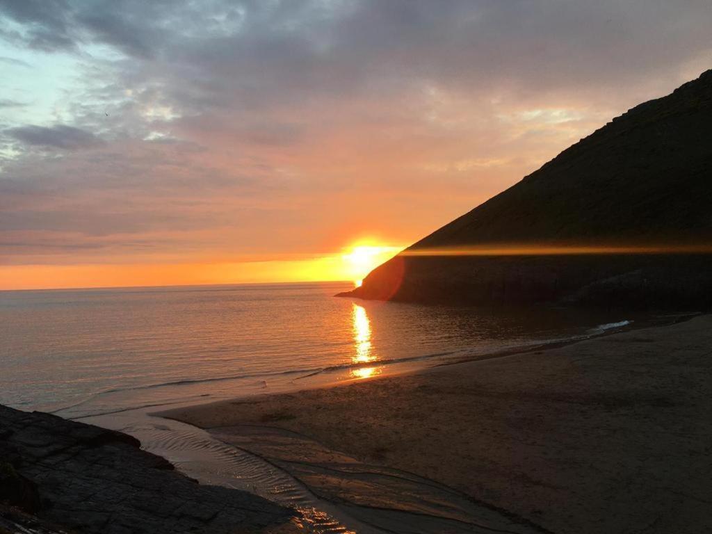 Wild Coastal Retreat At Troed Y Rhiw Aberporth, West Wales Βίλα Εξωτερικό φωτογραφία