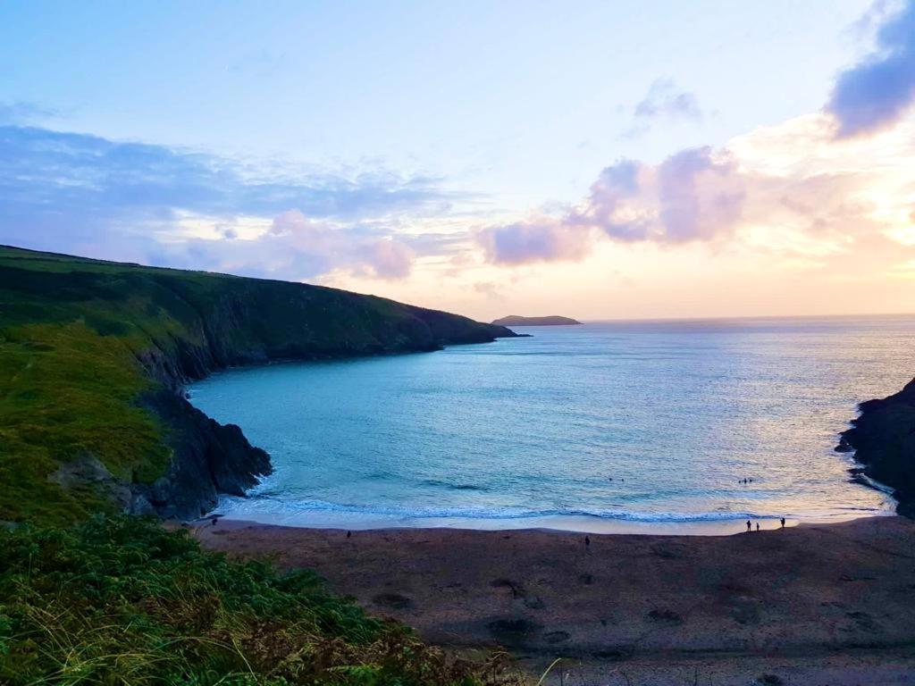 Wild Coastal Retreat At Troed Y Rhiw Aberporth, West Wales Βίλα Εξωτερικό φωτογραφία